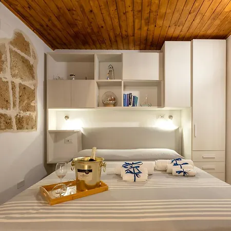 Holiday home Meraki House